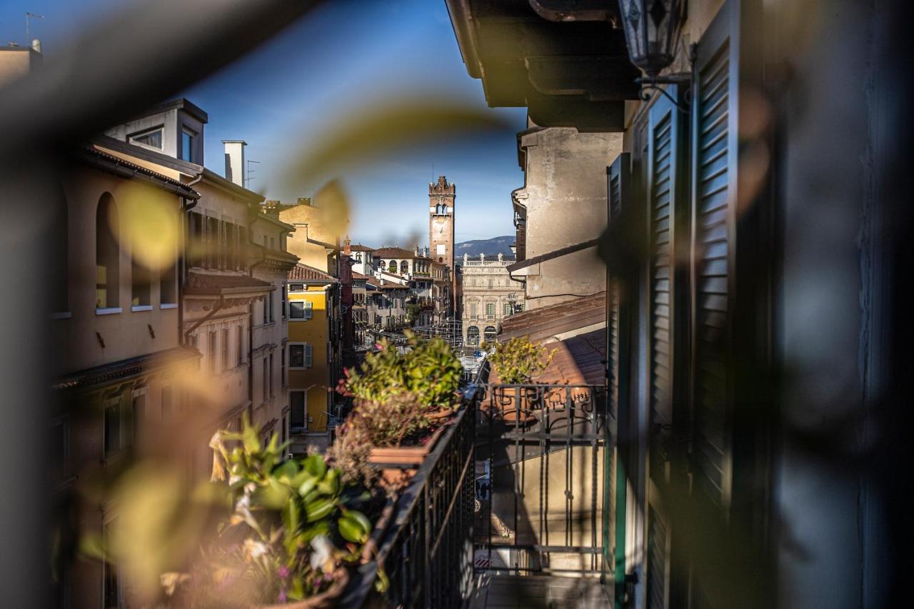 Relais Balcone Di Giulietta Hotel Verona Eksteriør billede View of the castle from the city
