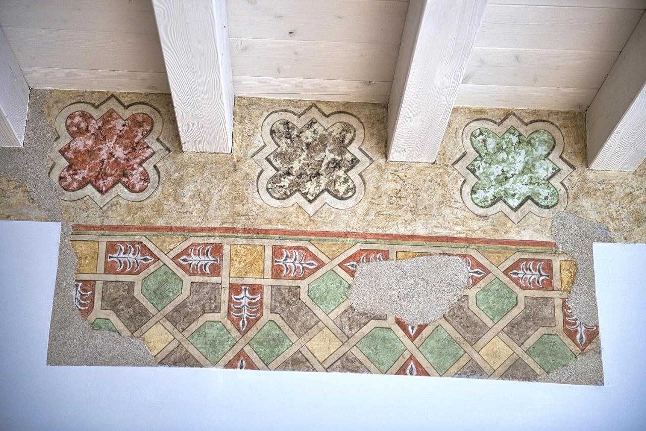 Relais Balcone Di Giulietta Hotel Verona Eksteriør billede The floor of the nave