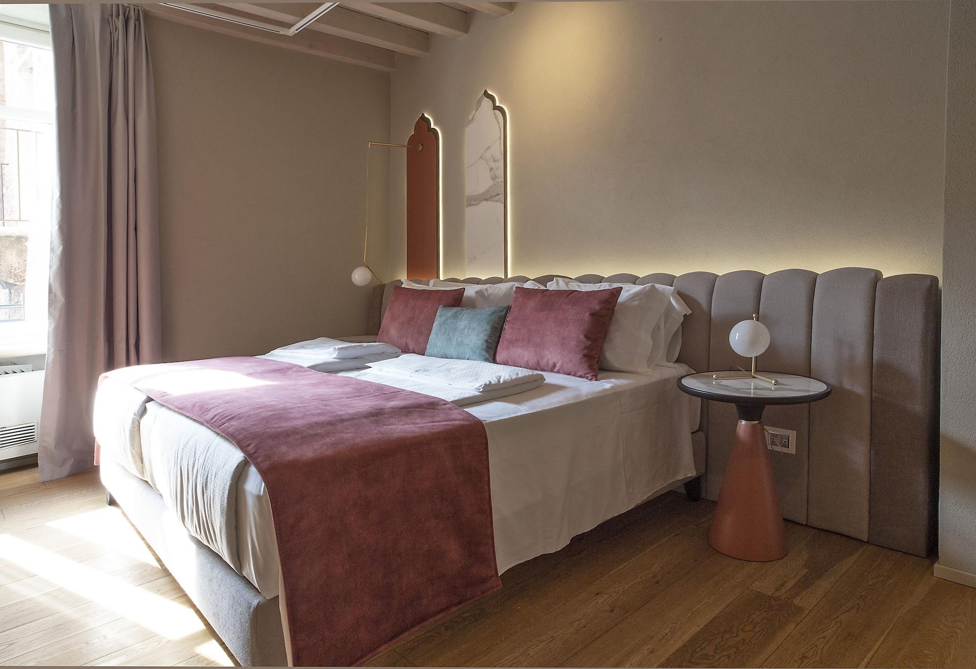 Relais Balcone Di Giulietta Hotel Verona Eksteriør billede A bedroom in the hotel