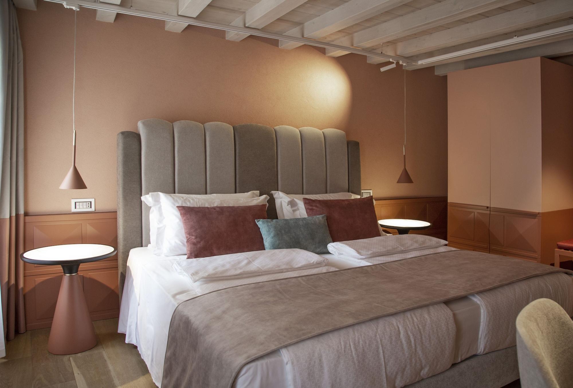 Relais Balcone Di Giulietta Hotel Verona Eksteriør billede A bedroom at the hotel